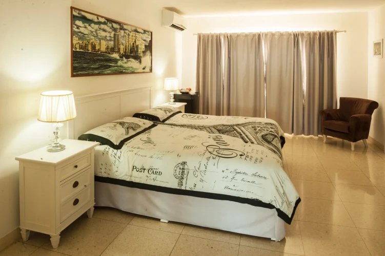 RHPL02 - 5 Yatak Odalı / 5 Banyolu Okyanus Önü Havuzlu Lüks Villa