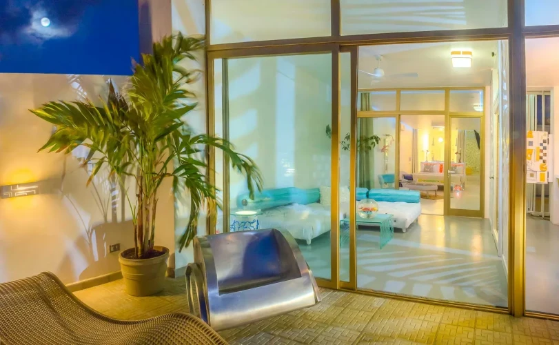 RHCH23 - 4 Yatak Odalı / 4 Banyolu Hostal Malecon 663 in Orta Havana