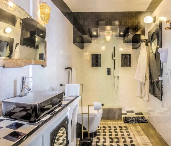 RHCH23 - 4 Yatak Odalı / 4 Banyolu Hostal Malecon 663 in Orta Havana