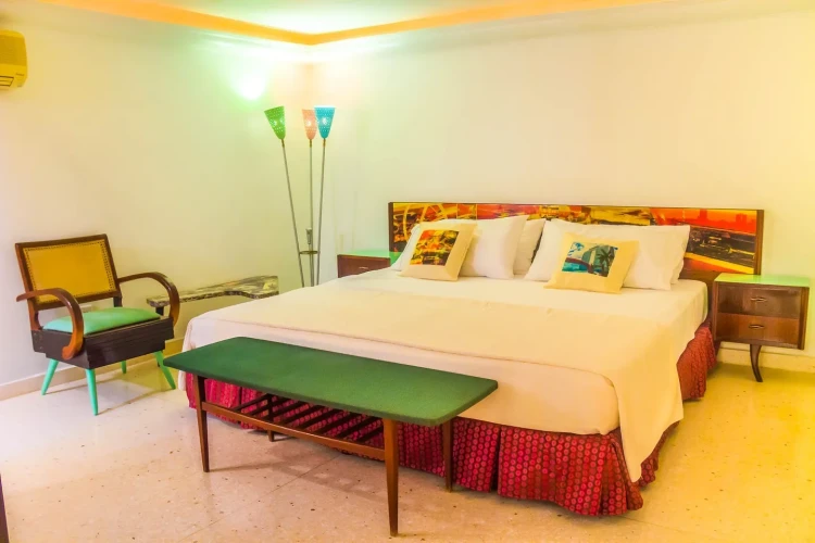 RHCH23 - 4 Yatak Odalı / 4 Banyolu Hostal Malecon 663 in Orta Havana