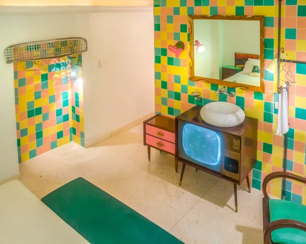 RHCH23 - 4 Yatak Odalı / 4 Banyolu Hostal Malecon 663 in Orta Havana