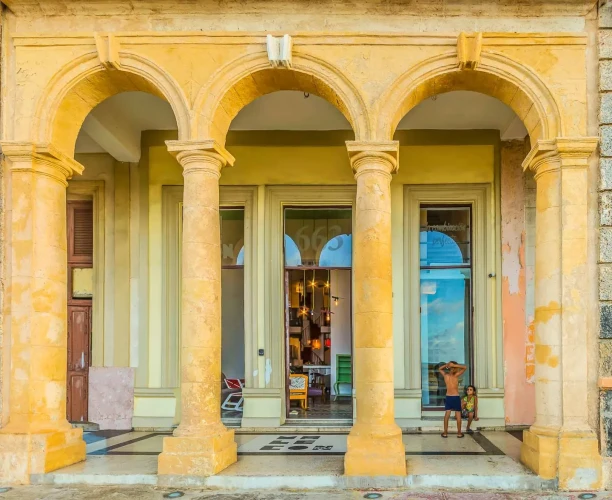 RHCH23 - 4 Yatak Odalı / 4 Banyolu Hostal Malecon 663 in Orta Havana