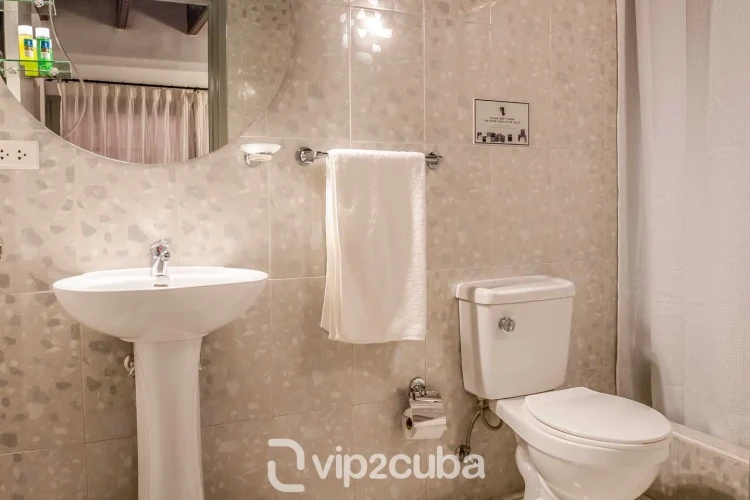 RHHV48 - 7 Yatak Odalı / 7 Banyolu Casa Baobao Eski Havana