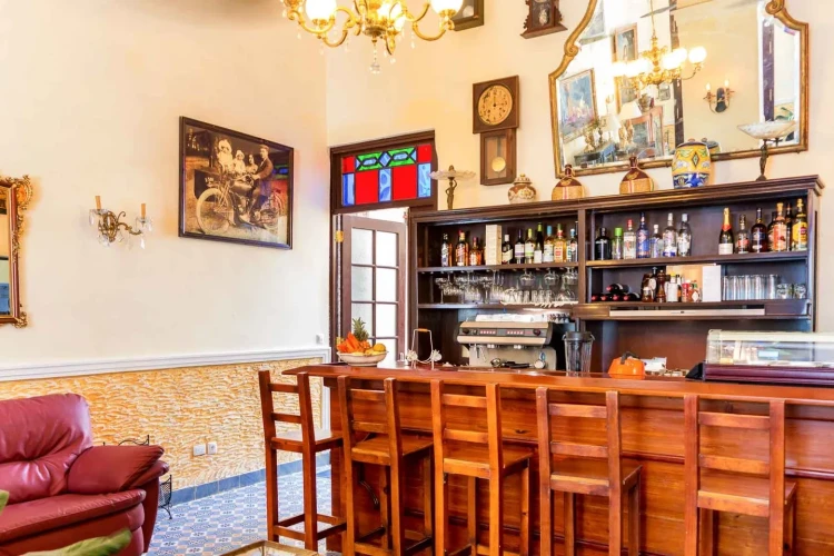 RHHV65 Eski Havana Kalbinde - 10 Yatak Odalı / 10 Banyolu Butik Otel