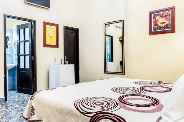 RHHV65 Eski Havana Kalbinde - 10 Yatak Odalı / 10 Banyolu Butik Otel
