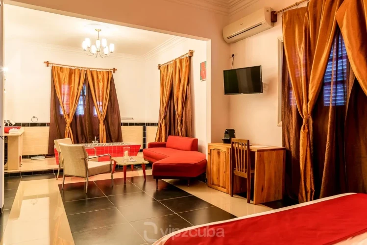 RHPL05 - 3 Yatak Odalı / 3 Banyolu Havuzlu Modern Villa