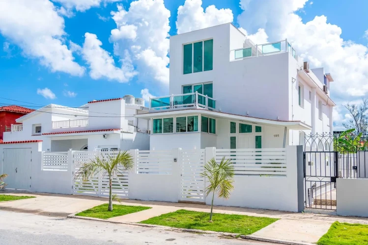 RHPL06 - 4 Yatak Odalı / 4 BanyoluT Miramar Lüks Villa