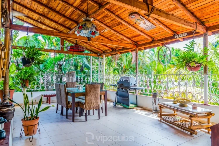 RHPL11 - 7 Yatak Odalı / 7 Banyolu Miramar'da Havuzlu Lüks Villa