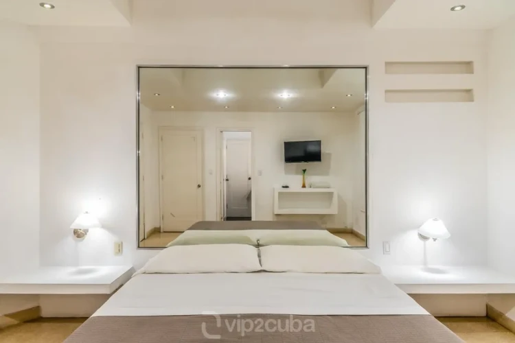RHPL11 - 7 Yatak Odalı / 7 Banyolu Miramar'da Havuzlu Lüks Villa