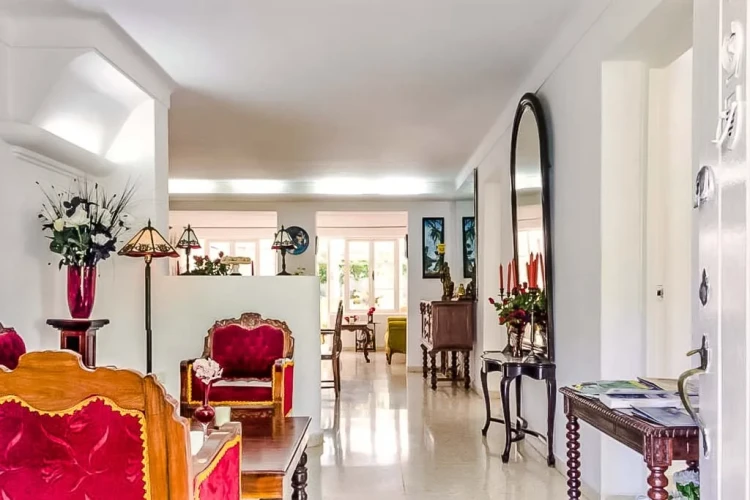 RHPL120 - 4 Yatak Odalı / 5 Banyolu Miramar'da Villa Oasis