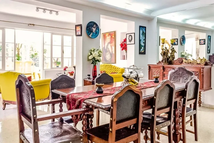 RHPL120 - 4 Yatak Odalı / 5 Banyolu Miramar'da Villa Oasis