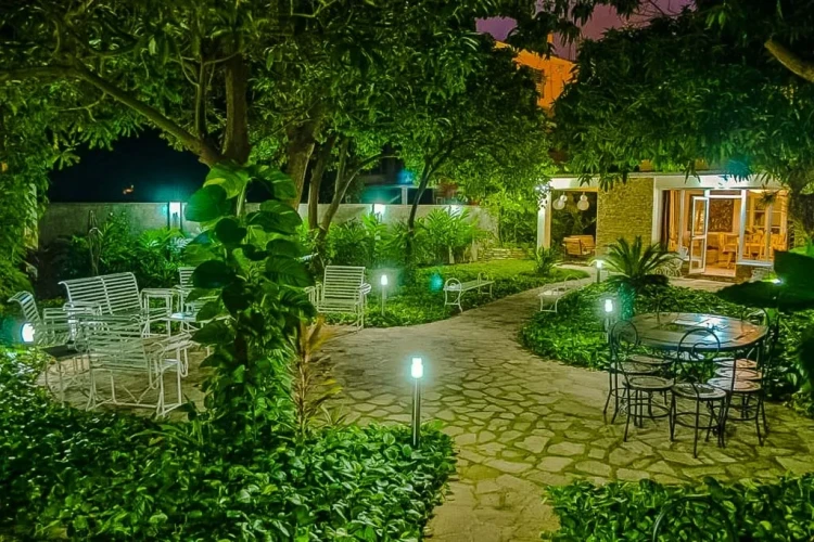RHPL120 - 4 Yatak Odalı / 5 Banyolu Miramar'da Villa Oasis