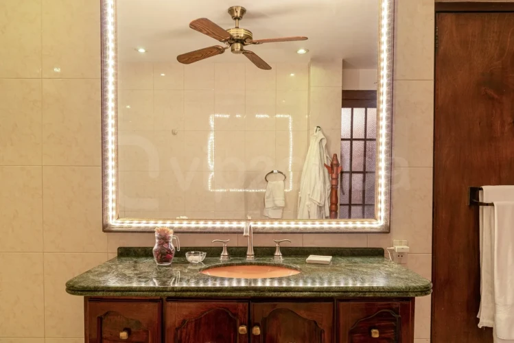 RHPL125 - 4 Yatak Odalı / 4 Banyolu Miramar'da Havuzlu Villa