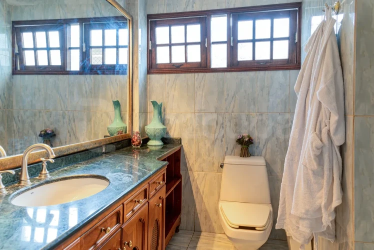 RHPL125 - 4 Yatak Odalı / 4 Banyolu Miramar'da Havuzlu Villa