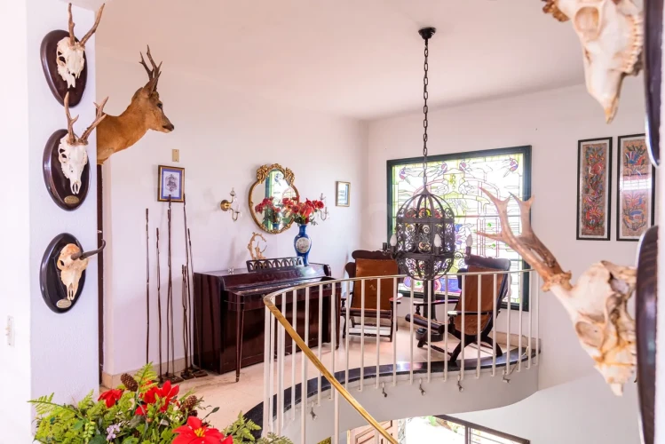 RHPL125 - 4 Yatak Odalı / 4 Banyolu Miramar'da Havuzlu Villa