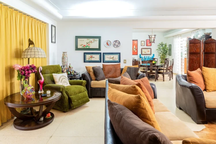 RHPL125 - 4 Yatak Odalı / 4 Banyolu Miramar'da Havuzlu Villa