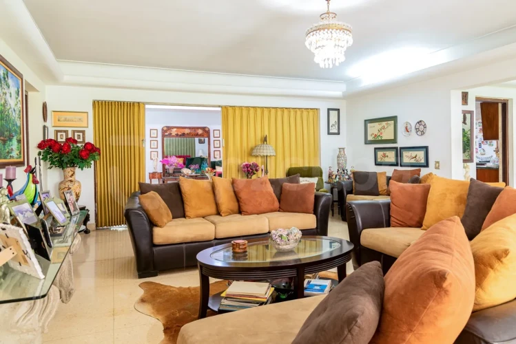 RHPL125 - 4 Yatak Odalı / 4 Banyolu Miramar'da Havuzlu Villa
