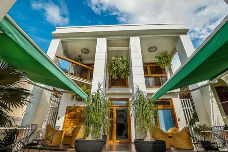 RHPL128 - 7 Yatak Odalı / 8 Banyolu Lüks Villa - Miramar'da Spa Tarzı