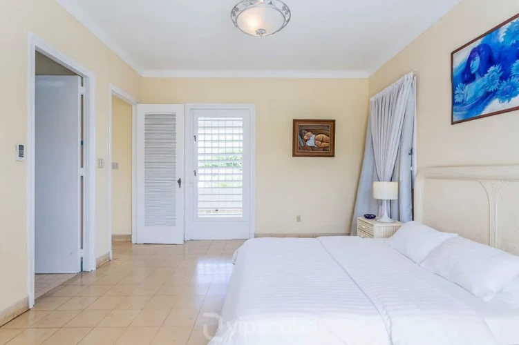 RHPL13 - 4 Yatak Odalı / 4 Banyolu Miramar Havuzlu Art Deco Villa