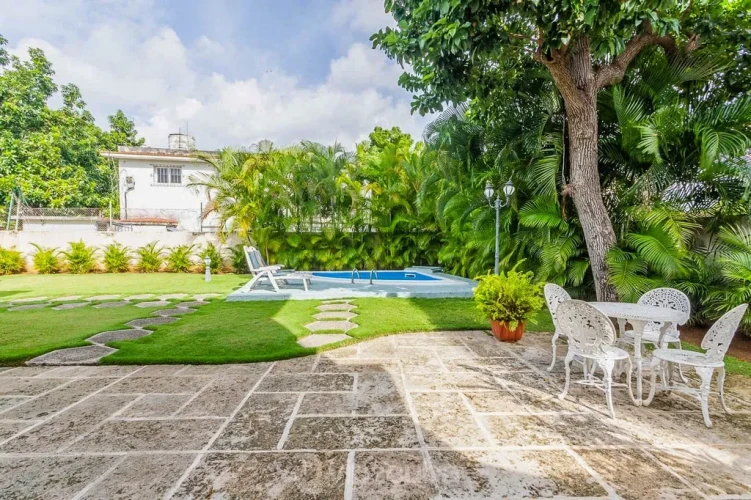 RHPL13 - 4 Yatak Odalı / 4 Banyolu Miramar Havuzlu Art Deco Villa