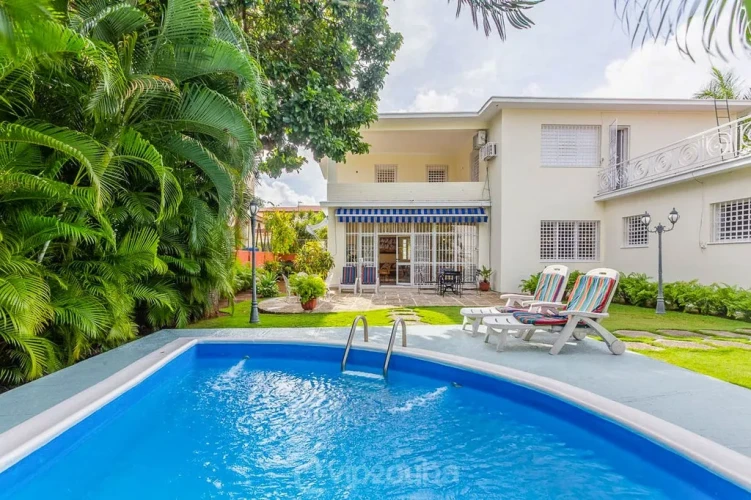 RHPL13 - 4 Yatak Odalı / 4 Banyolu Miramar Havuzlu Art Deco Villa
