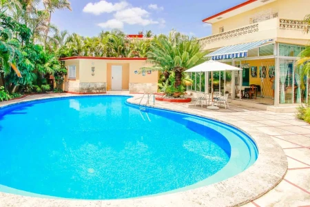 RHPL144 - 3 Yatak Odalı / 3 Banyolu Villa Diana, Miramar'da Havuzlu