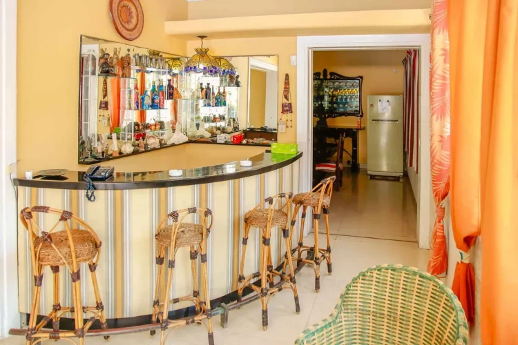 RHPL144 - 3 Yatak Odalı / 3 Banyolu Villa Diana, Miramar'da Havuzlu