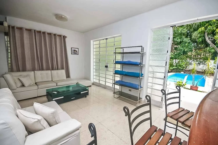 RHPL147 - 5 Yatak Odalı / 4 Banyolu Miramar'da Havuzlu Villa