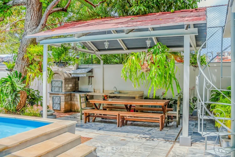 RHPL171 - 4 Yatak Odalı / 4 Banyolu Casa Zu, Miramar Havuzlu