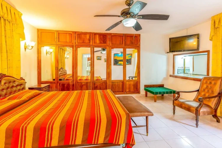 RHPL21 - 4 Yatak Odalı / 4 Banyolu Villa Lusson Siboney'de