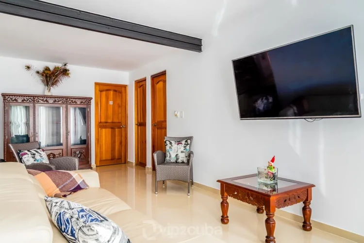 RHPL62 - 5 Yatak Odalı / 6 Banyolu Lüks Villa Joan Havuzlu