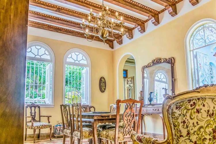 RHPL68 - 3 Yatak Odalı / 3 Banyolu Lüks Klasik Villa Regresa 1930 Havuzlu