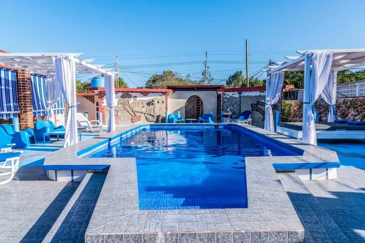 RHPL92 - 4 Yatak Odalı / 3 Banyolu Santa Fe'de Havuzlu Villa/Wifi