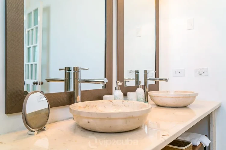 RHPLZ04 - 8 Yatak Odalı / 8 Banyolu Butik Otel Brava in Vedado