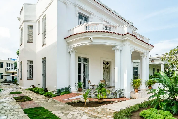RHPLZ04 - 8 Yatak Odalı / 8 Banyolu Butik Otel Brava in Vedado
