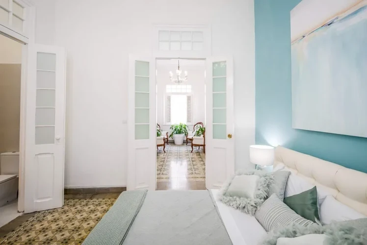 RHPLZ06-1 - 5 Yatak Odalı / 5 Banyolu Vedado Büyüleyici Koloni Villa/Wi-Fi