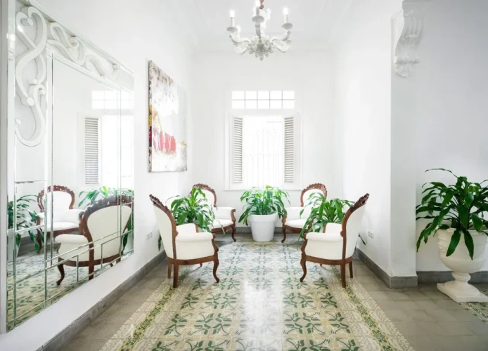 RHPLZ06-1 - 5 Yatak Odalı / 5 Banyolu Vedado Büyüleyici Koloni Villa/Wi-Fi