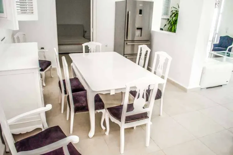 RHPLZ08 - 4 Yatak Odalı / 4 Banyolu Vedado'da Lüks Villa / Wi-Fi