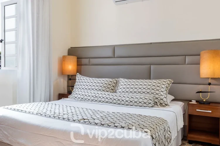 RHPLZ180 - 5 Yatak Odalı / 4 Banyolu Casa Bonita Vedado