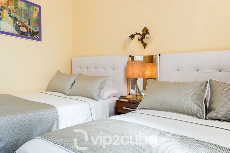 RHPLZ180 - 5 Yatak Odalı / 4 Banyolu Casa Bonita Vedado