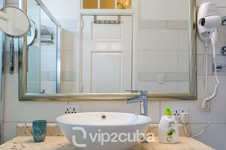 RHPLZ180 - 5 Yatak Odalı / 4 Banyolu Casa Bonita Vedado
