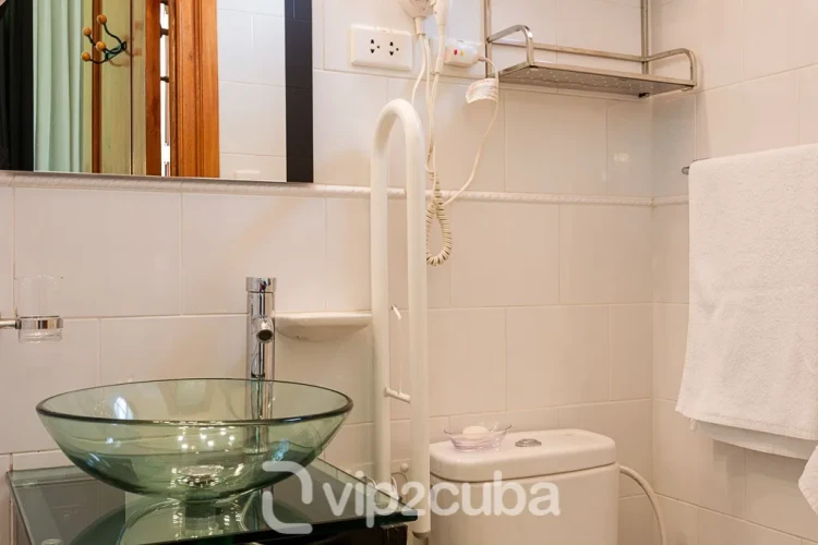 RHPLZ180 - 5 Yatak Odalı / 4 Banyolu Casa Bonita Vedado