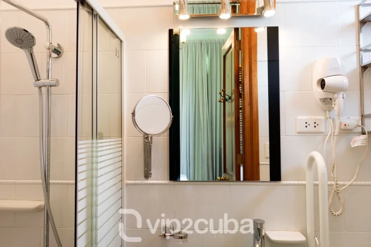 RHPLZ180 - 5 Yatak Odalı / 4 Banyolu Casa Bonita Vedado