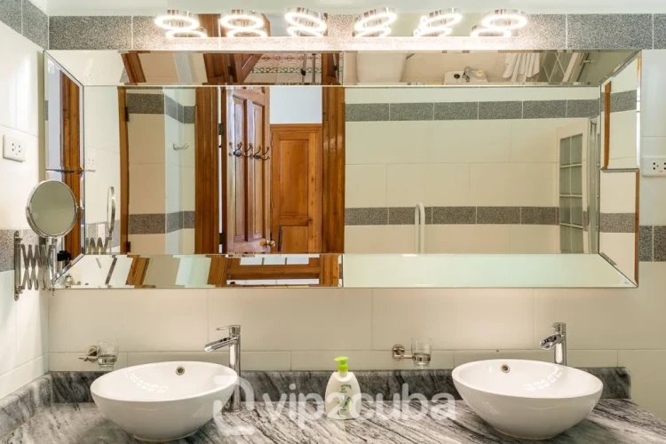 RHPLZ180 - 5 Yatak Odalı / 4 Banyolu Casa Bonita Vedado