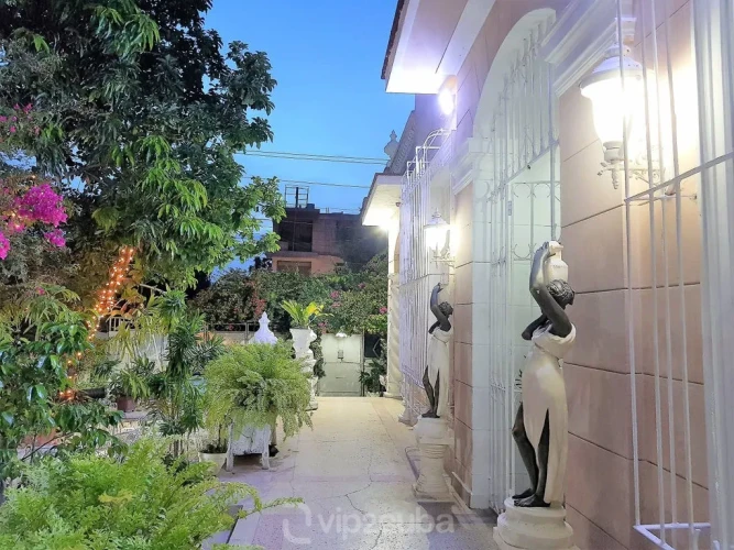 RHPLZ36 - 6 Yatak Odalı / 6 Banyolu Koloni Villa Nostra Vedado