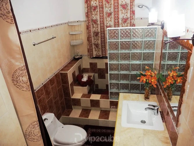 RHPLZ36 - 6 Yatak Odalı / 6 Banyolu Koloni Villa Nostra Vedado