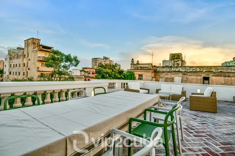 RHPLZ63-1 Vedado'da - 3 Yatak Odalı / 2 Banyolu Coloni Loft