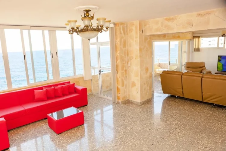 RHPLZ73 - Yatak Odalı / 5 Banyolu 2 katlı Lüks Daire Vedado Malecon/Wifi