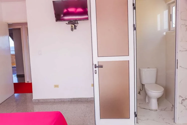 RHPLZ73 - Yatak Odalı / 5 Banyolu 2 katlı Lüks Daire Vedado Malecon/Wifi