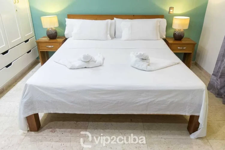 RHPL35 - 5 Yatak Odalı / 6 Banyolu Villa Ray, Miramar, Havuzlu